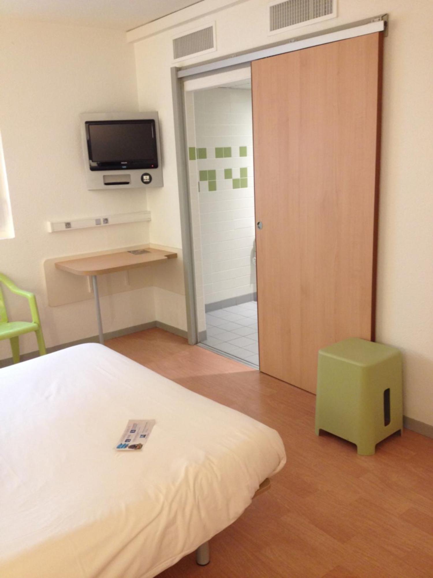 Ibis Budget Saint-Quentin Centre Gare Exteriör bild