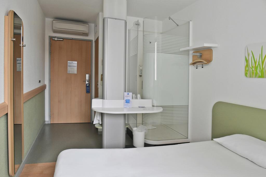 Ibis Budget Saint-Quentin Centre Gare Exteriör bild