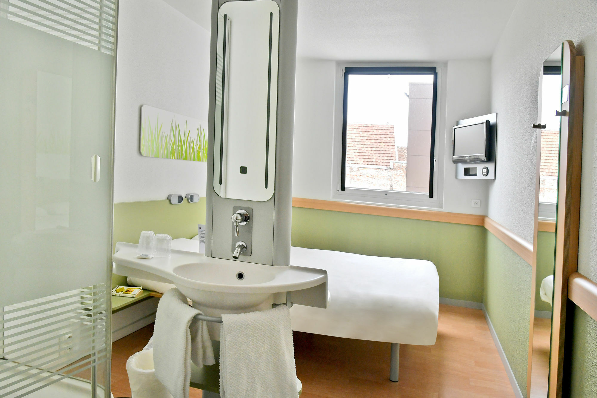 Ibis Budget Saint-Quentin Centre Gare Exteriör bild